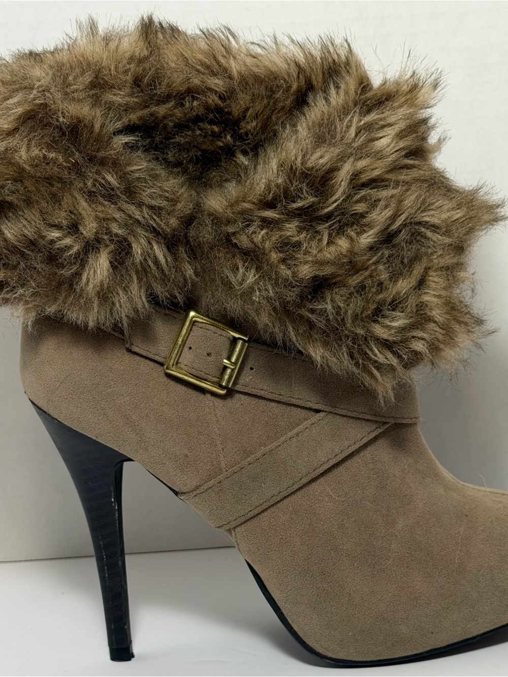 Rue21 etc! Tan Faux Fur Cuff Buckle High Heel Ankle Boots Size L (8/9)